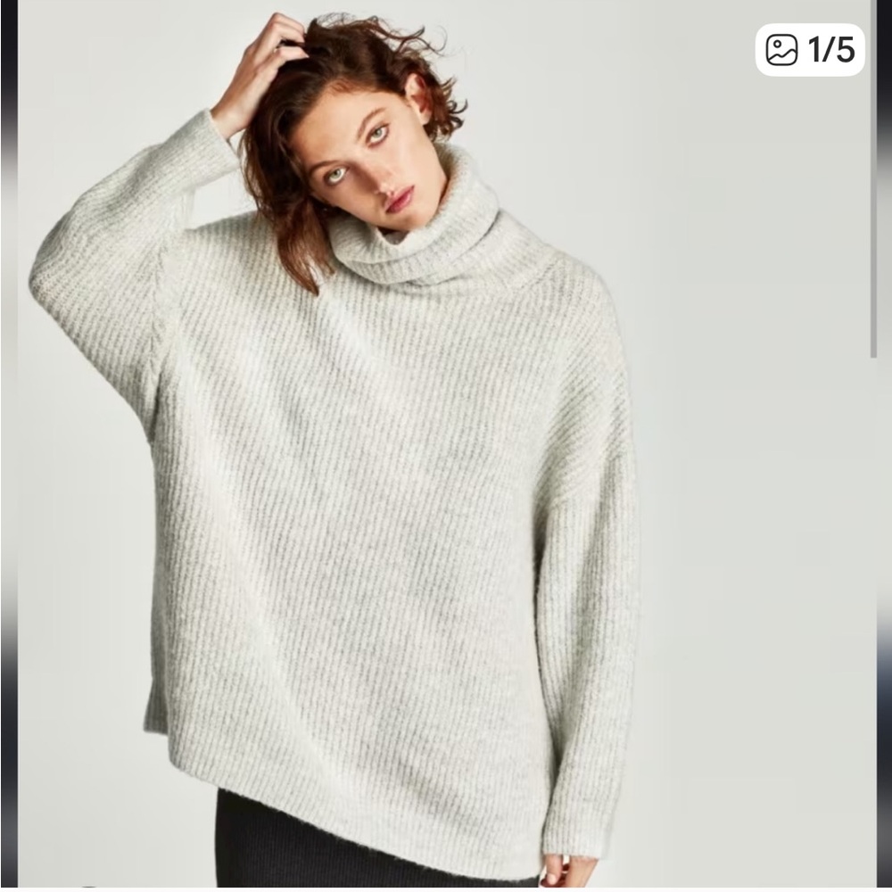 Women's Light Grey Oversized Sweater Medium
